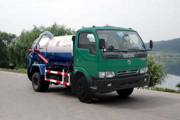 東風(fēng)多利卡真空吸污車(chē)